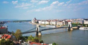Donde el rio Danubio y el Puente de las Cadenas es arte en BUDAPEST